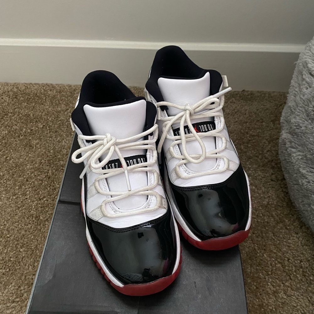 Jordan retro low top 11s